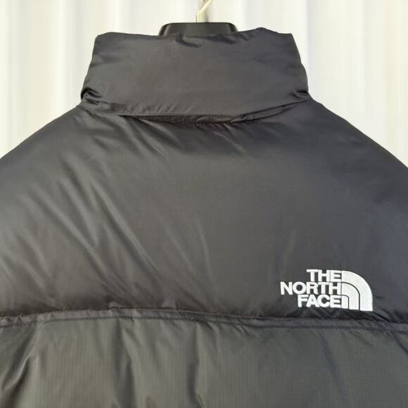 The North Face 1996 Retro Nuptse 700 Fill Packable Jacket - Picture 7 of 9